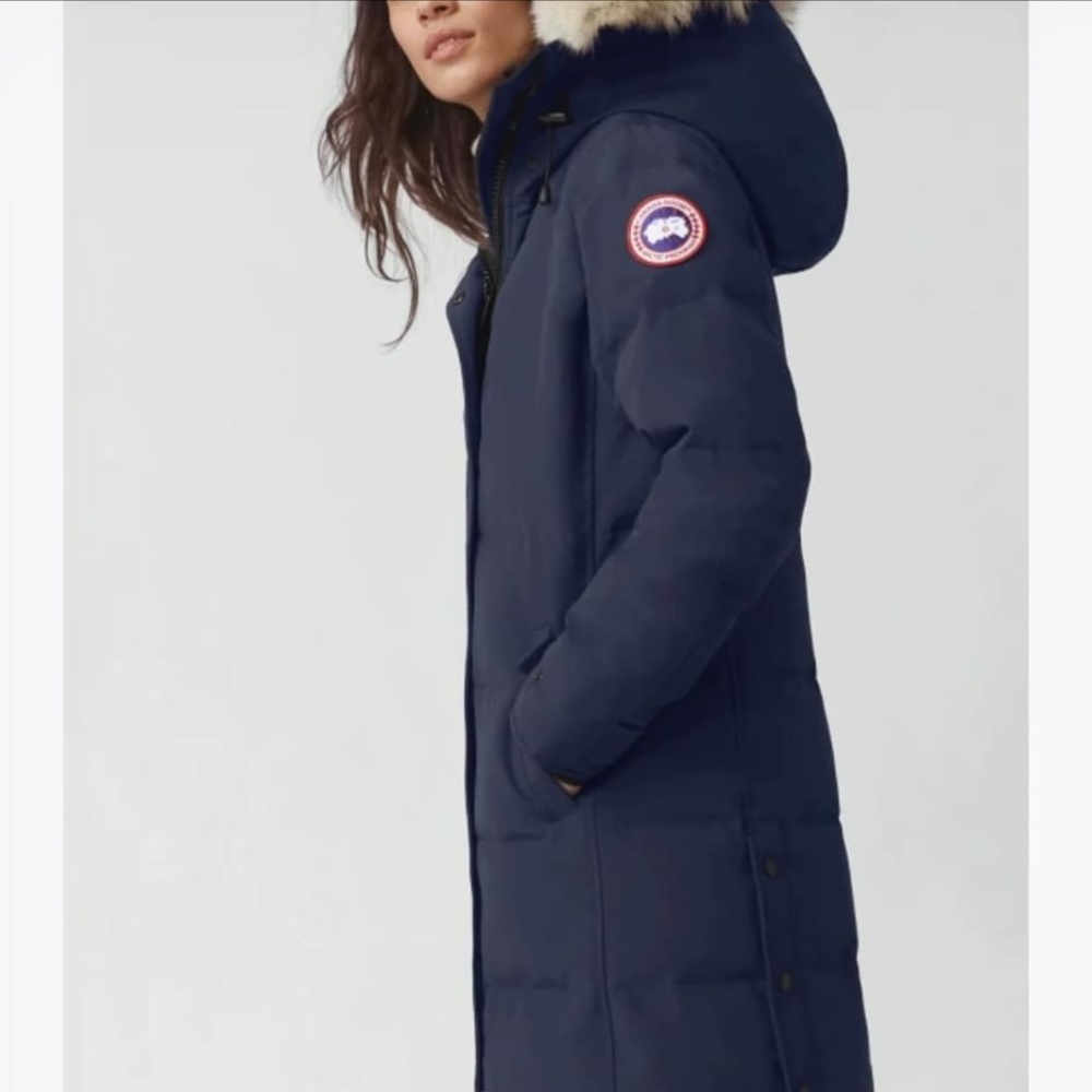 Women’s Canada Goose- medium